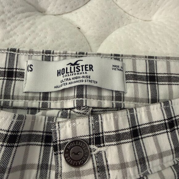 15 Hollister High Waist Wide Leg Plaid Trousers with Pleating and Pockets - Picture 2 of 5